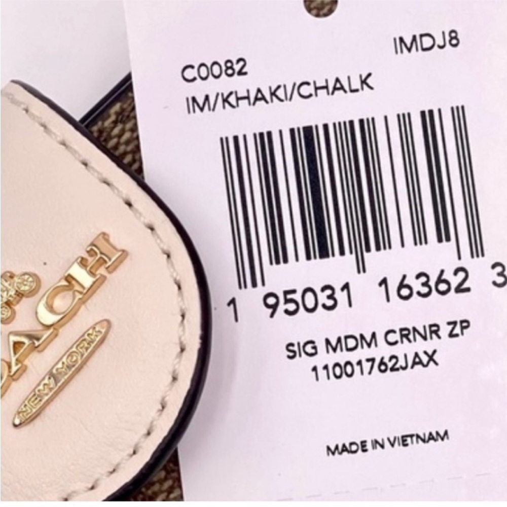 Coach Signature Medium Corner Zip Wallet - Picture 6 of 9